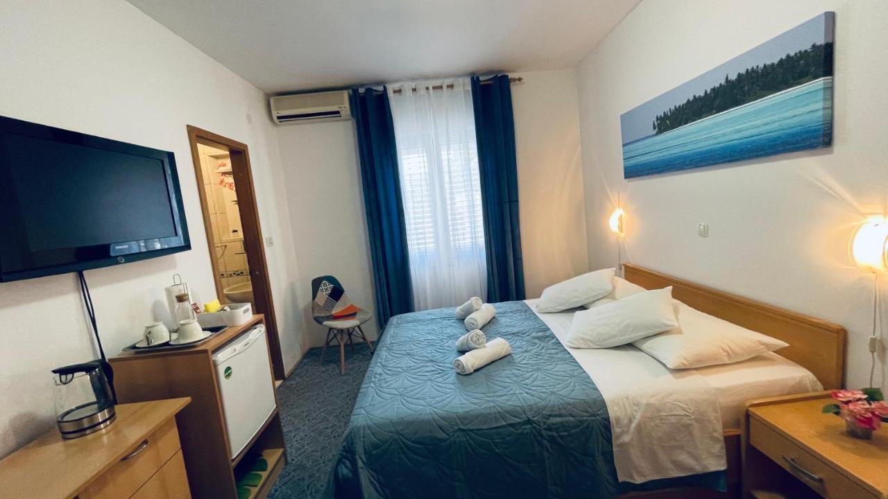 Apartmens And Rooms Madunic V Split Bagian luar foto