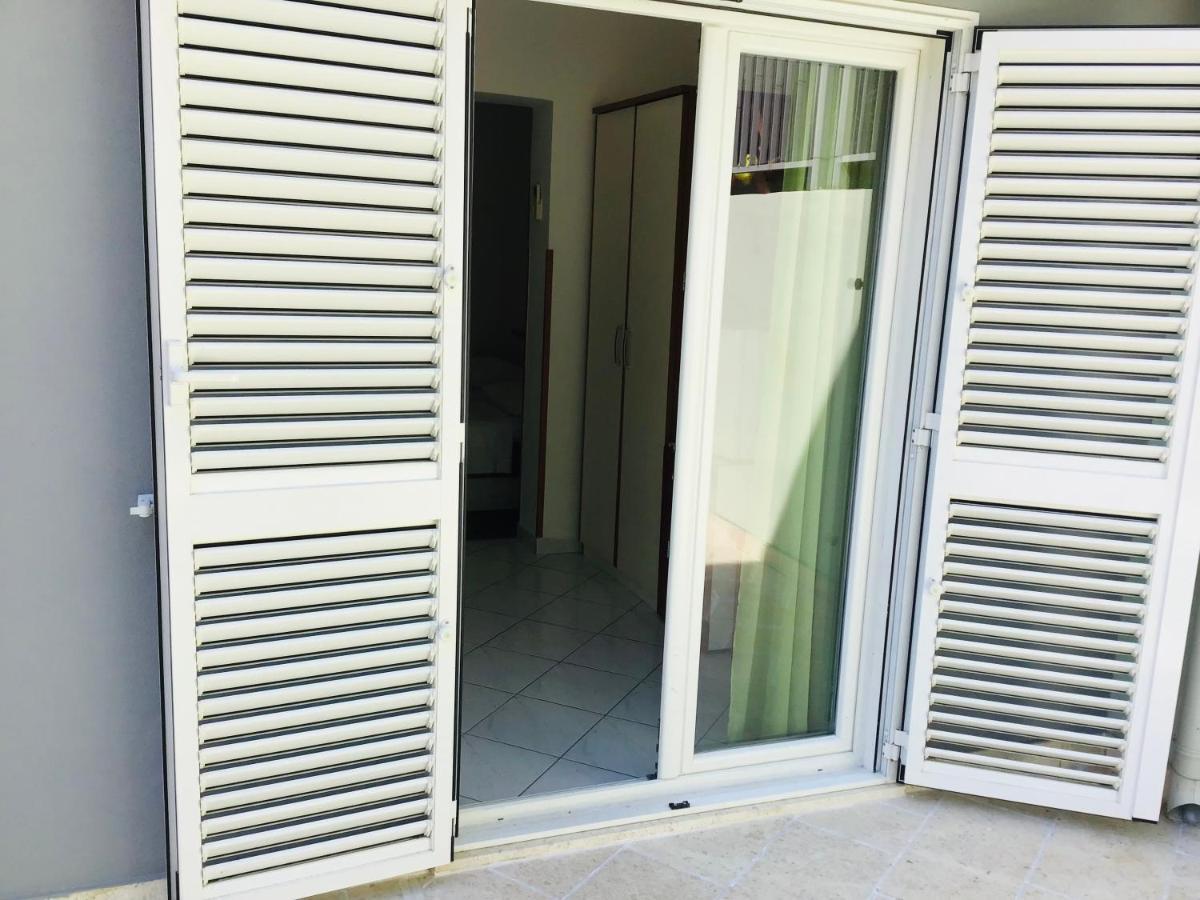 Apartmens And Rooms Madunic V Split Bagian luar foto