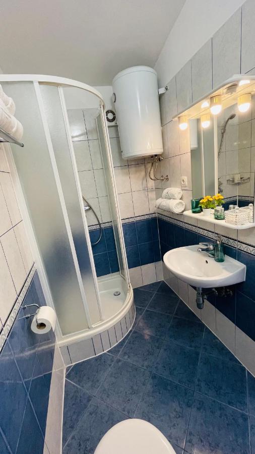 Apartmens And Rooms Madunic V Split Bagian luar foto